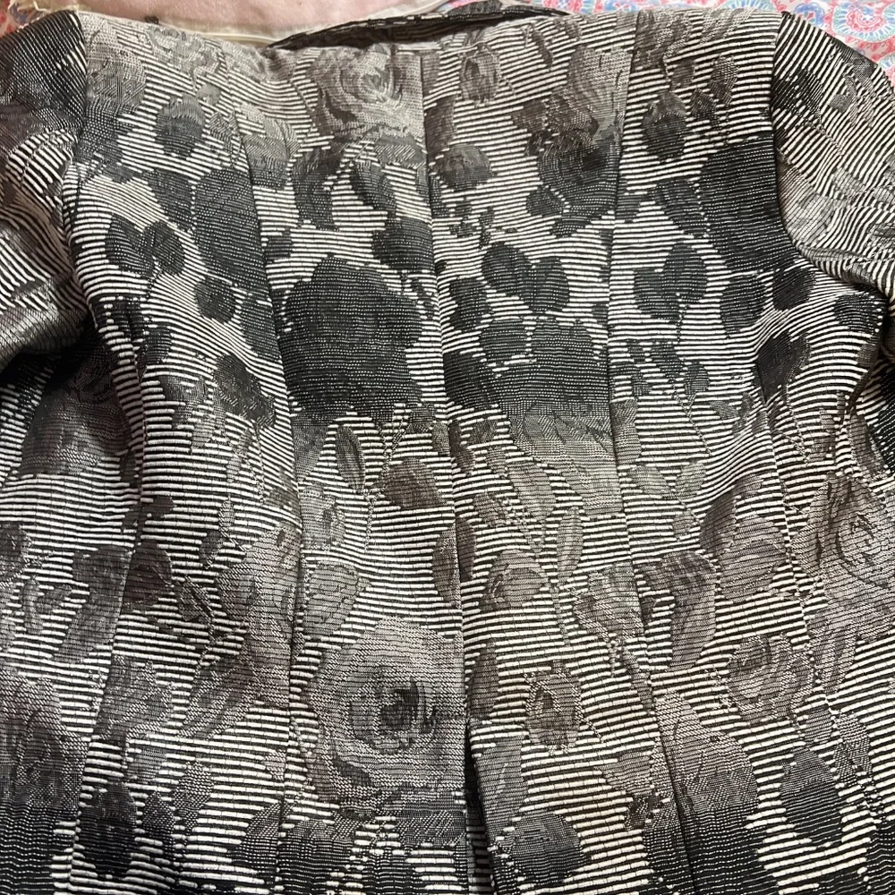 Coat - Picture 2 of 4